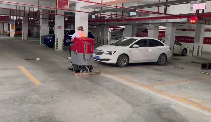 大型廣場為什么用洗地機(jī)? 大型廣場為什么用洗地機(jī)?